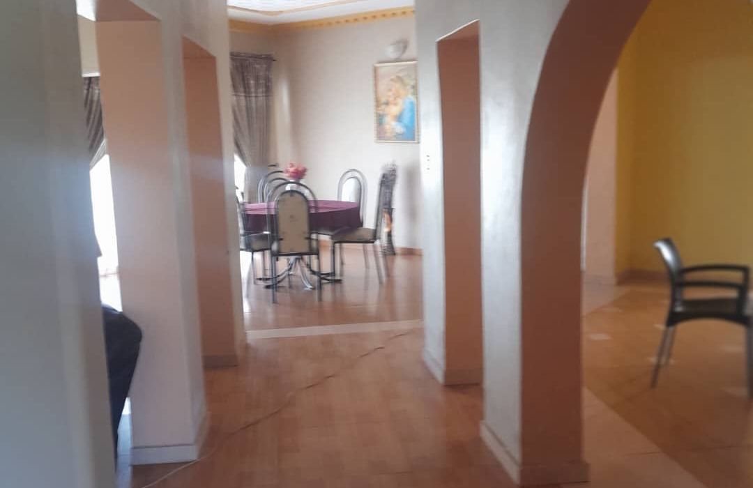 8 Bedroom Double Storey House in Norton, Twinlakes for Sale 