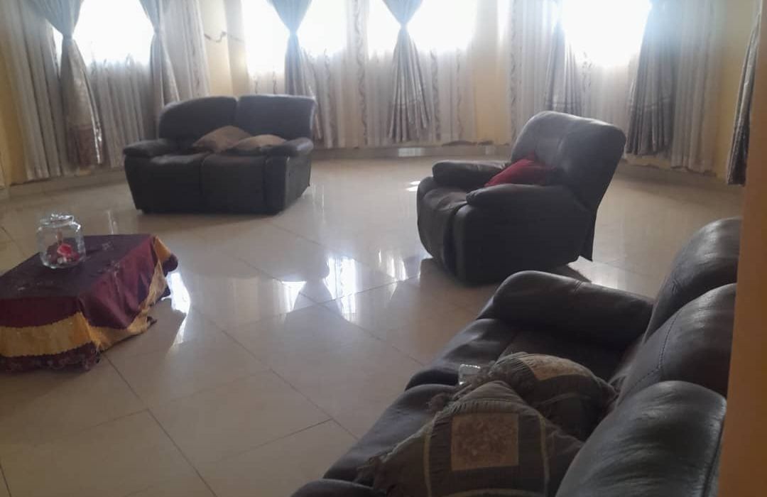8 Bedroom Double Storey House in Norton, Twinlakes for Sale 