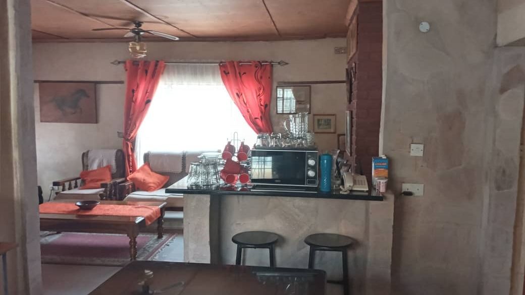 8 bedroom house in Gletwyn