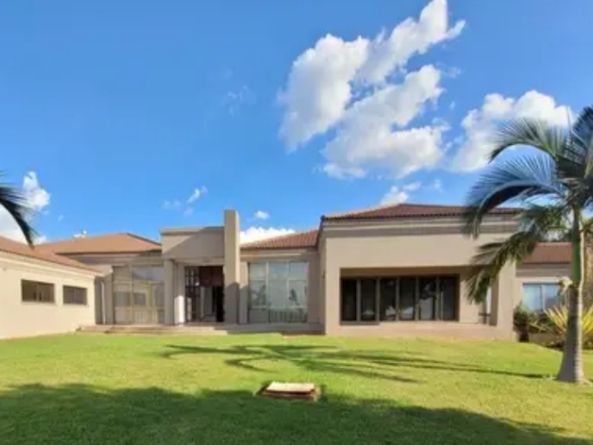 8 bedroom house in Gletwyn