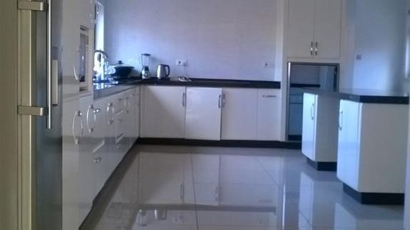 8 bedroom house in Gletwyn