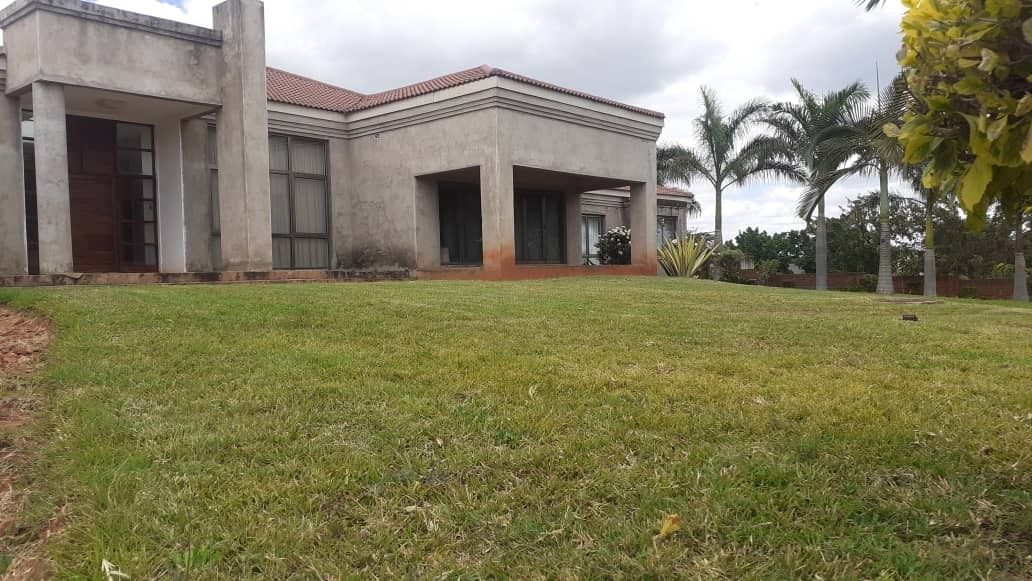 8 bedroom house in Gletwyn