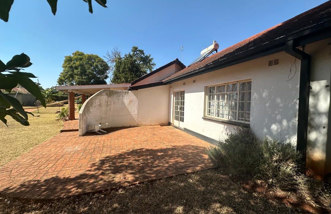 8 Bedroom House in Mount Pleasant for Sale 