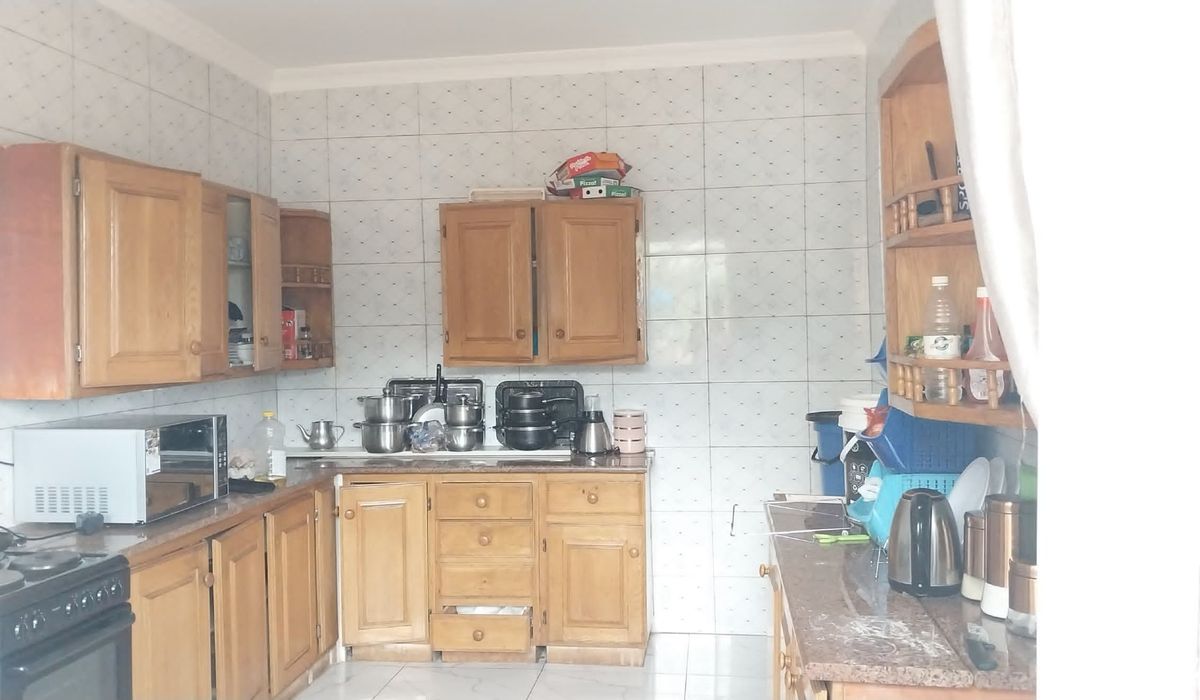 9 Bedroomed House in Philadelphia for Sale 