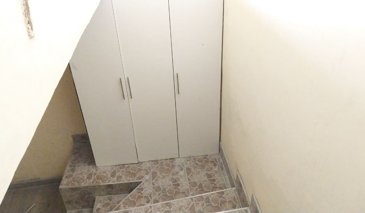 9 Bedroomed House in Philadelphia for Sale 