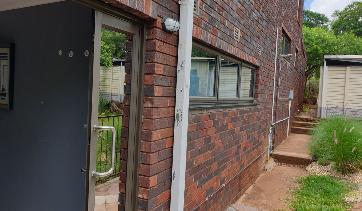 A Charming 2 Bedroom Apartment In A Prime Location