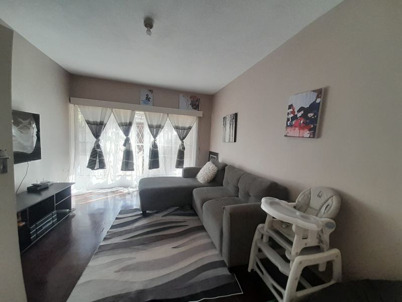 Avondale Flat For Sale!