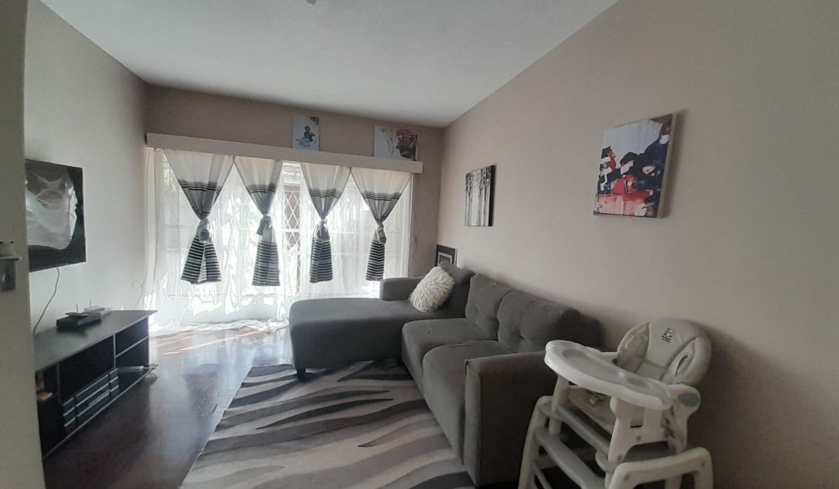 Avondale Flat For Sale!