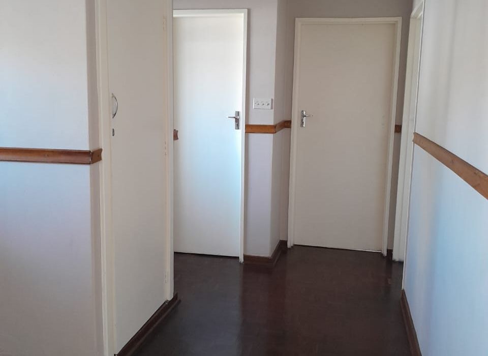 Avondale Flat For Sale!