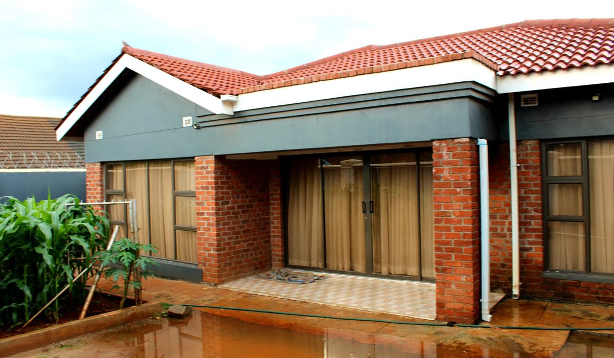 Beautifully Renovated House For Sale In Cranborne