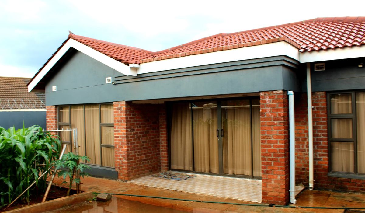 Beautifully Renovated House For Sale In Cranborne