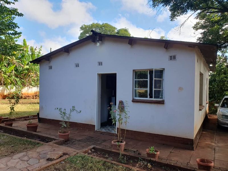 Charming 2-bedroom, 1-bath cottage in Marlborough, Harare