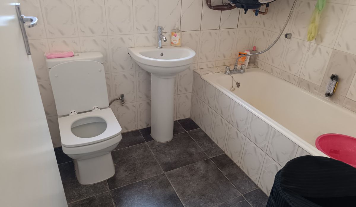 Fully furnished 2 bed apartment to rent In the CBD
