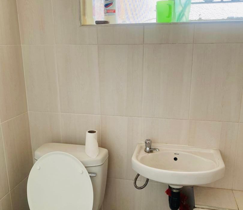 Diamond in the Rough: Ground Floor Gem in Avenues!