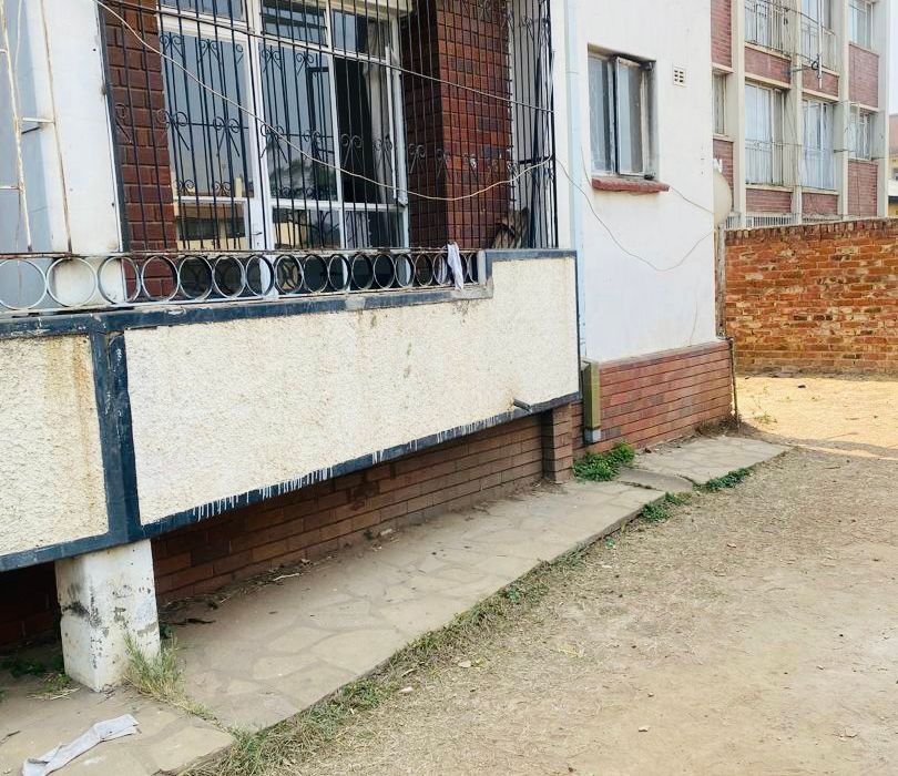 Diamond in the Rough: Ground Floor Gem in Avenues!