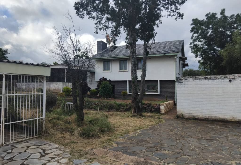 Double Storey with 5 Bedrooms for Sale in Sunninghill, Bulawayo 
