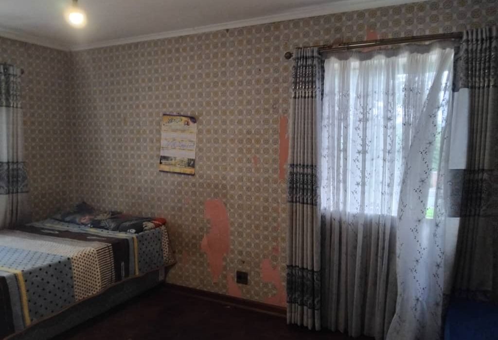 Double Storey with 5 Bedrooms for Sale in Sunninghill, Bulawayo 