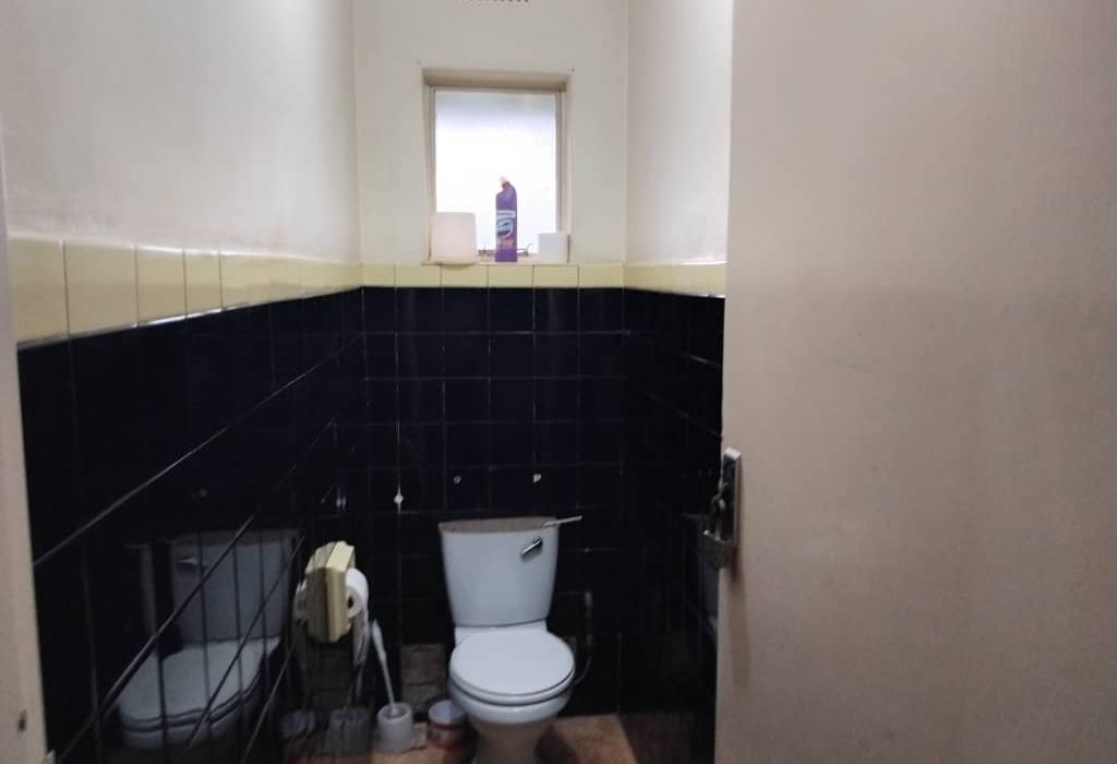 Double Storey with 5 Bedrooms for Sale in Sunninghill, Bulawayo 