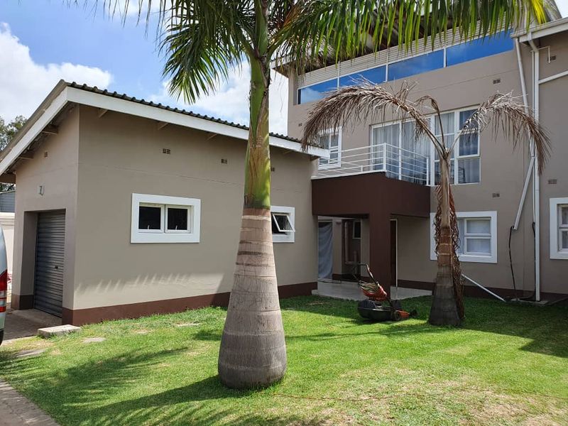 Duplex Flat for sale in Strathaven