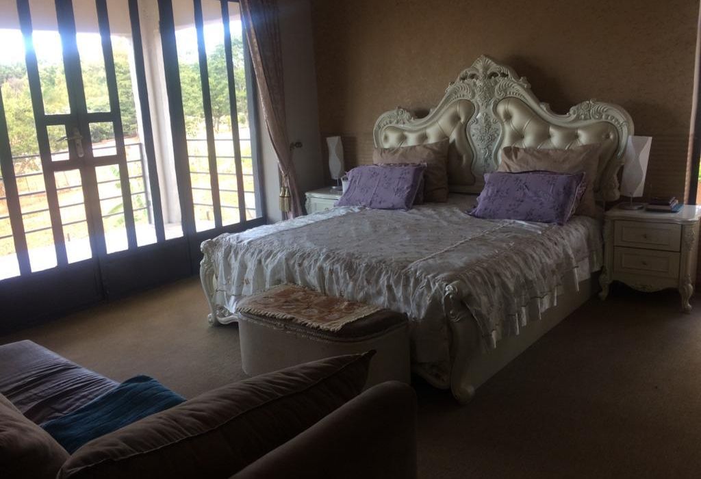 Elegant house for sale in Brookeview