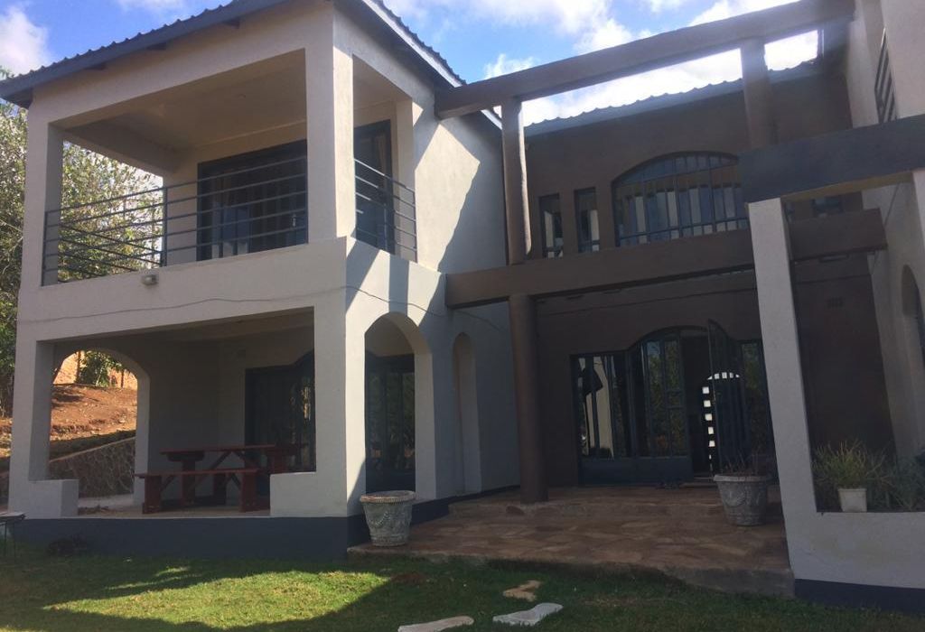 Elegant house for sale in Brookeview