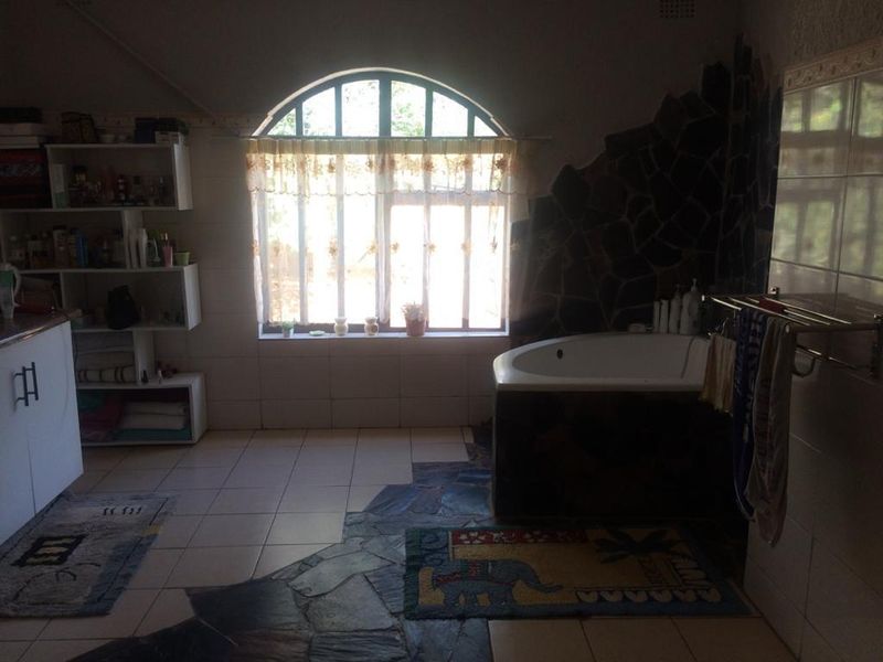 Elegant house for sale in Brookeview