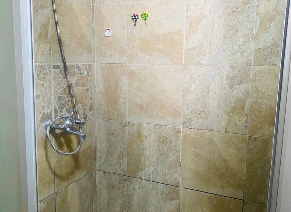 Flat to rent : Cnr 8th & Baines 