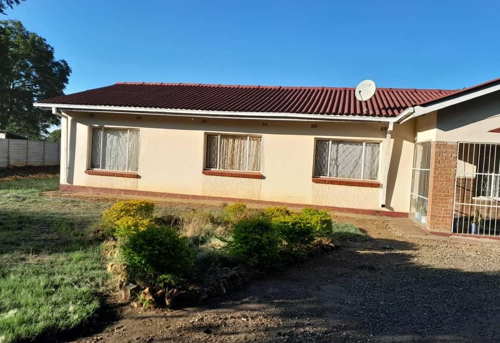 Four bed-roomed house - Riverside Gweru