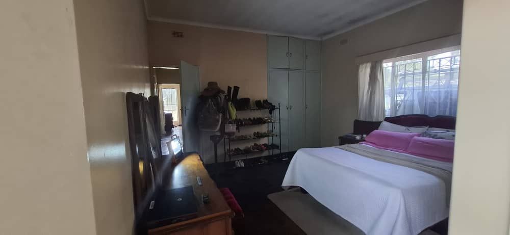 Four Bedroom House in Waterfalls, Midlands for Sale 