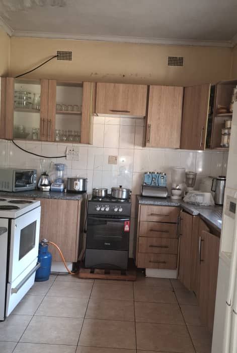 Four Bedroom House in Waterfalls, Midlands for Sale 