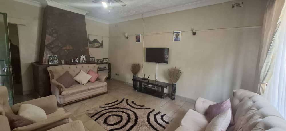 Four Bedroom House in Waterfalls, Midlands for Sale 