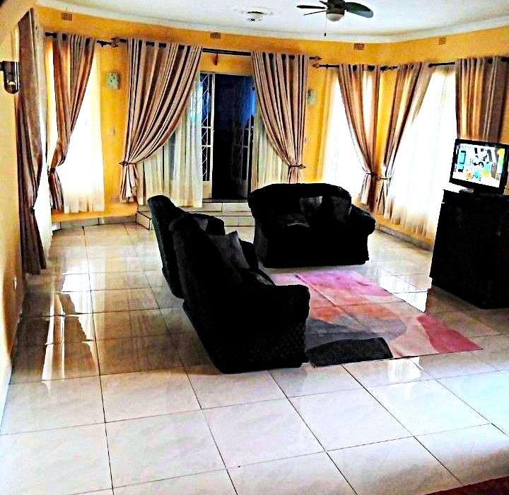Hatfield House to Rent 