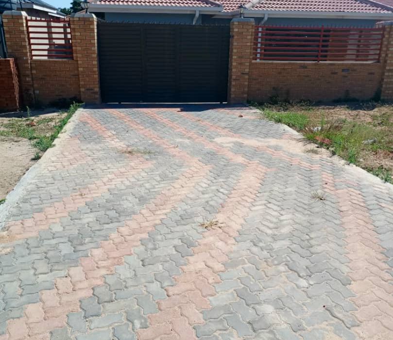 House for Sale in Waterfalls, Mainway Meadows 
