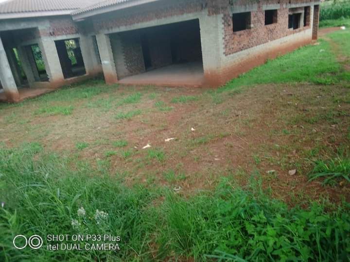 Incomplete 5 Bedroom House in Gletwin for Sale 
