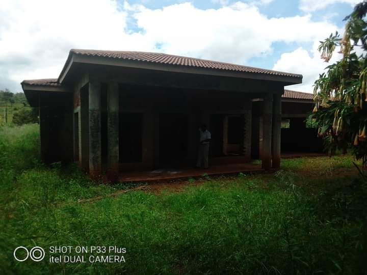 Incomplete 5 Bedroom House in Gletwin for Sale 