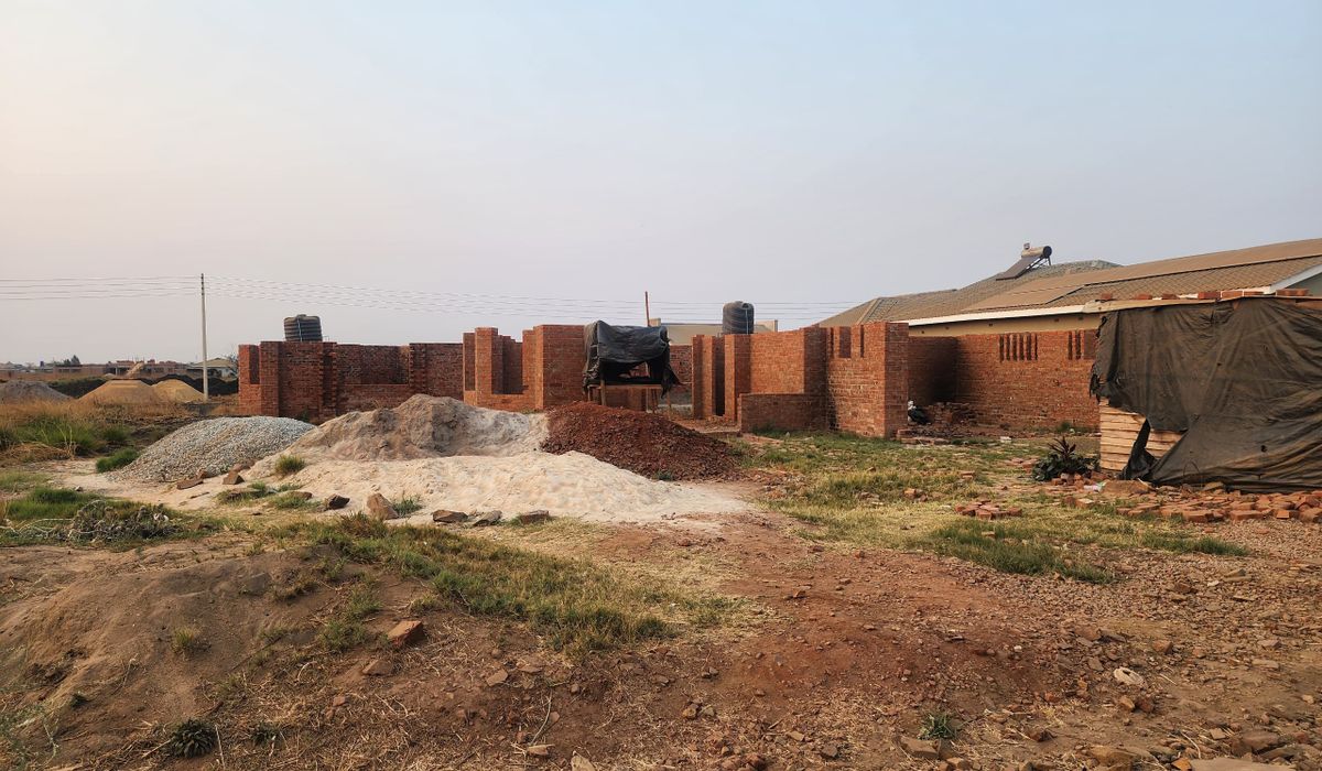 Incomplete House for Sale in Sandton Diamond Park 