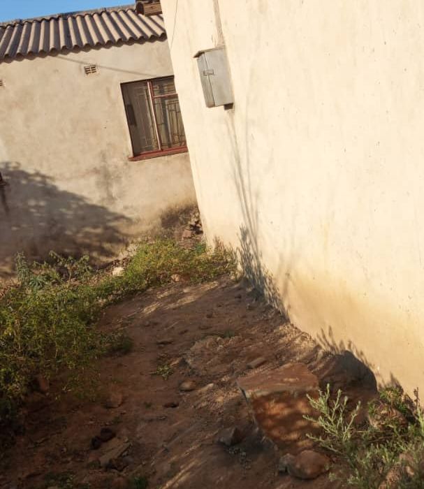 KWEKWE -REDCLIFF HOUSE