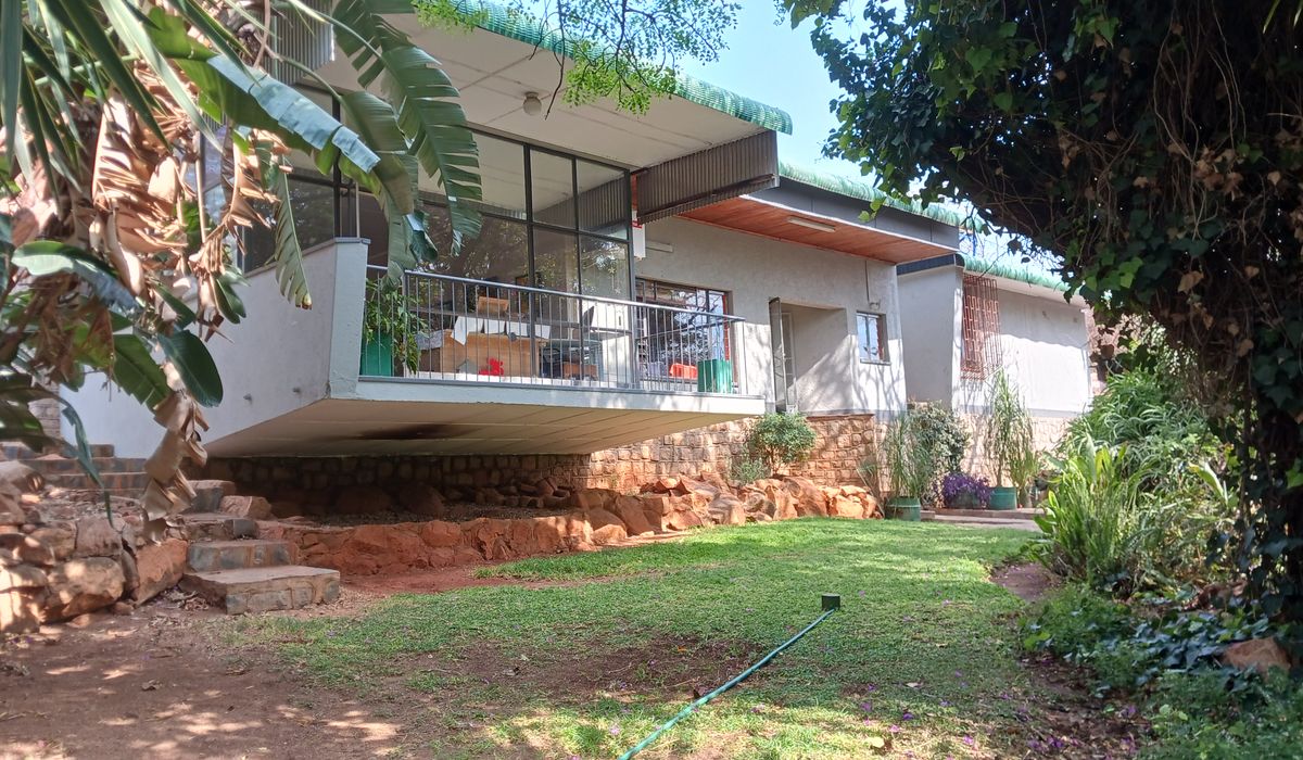 large upmarket house in Burnside Bulwawayo