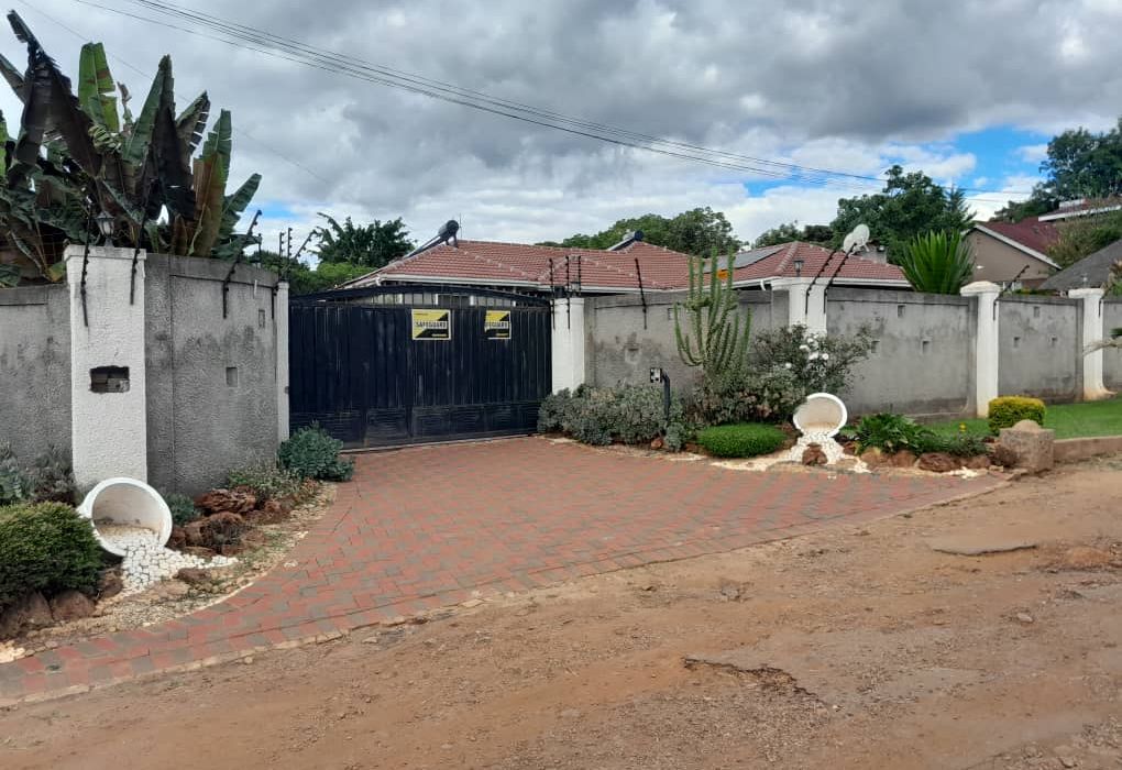 Luxury 3-Bedroom House for Rent in Quinnington, Harare