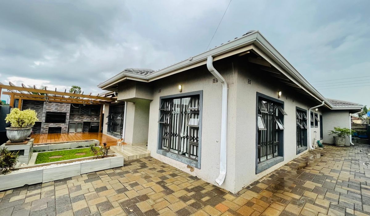 Madokero modern house with deeds