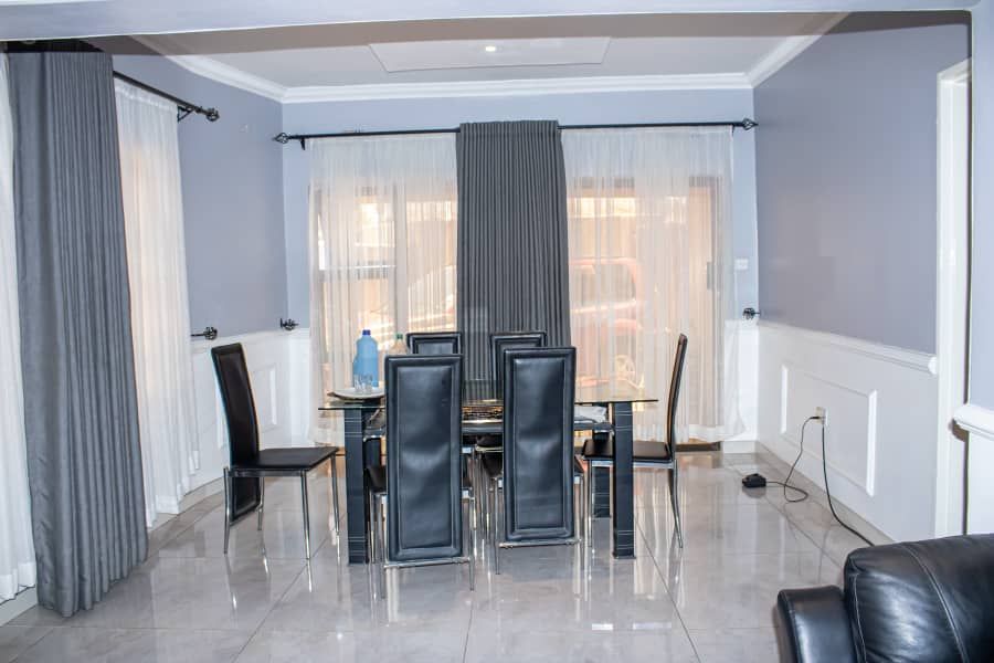 Modern Offering- Neat and Solid Home in Mainway Meadows