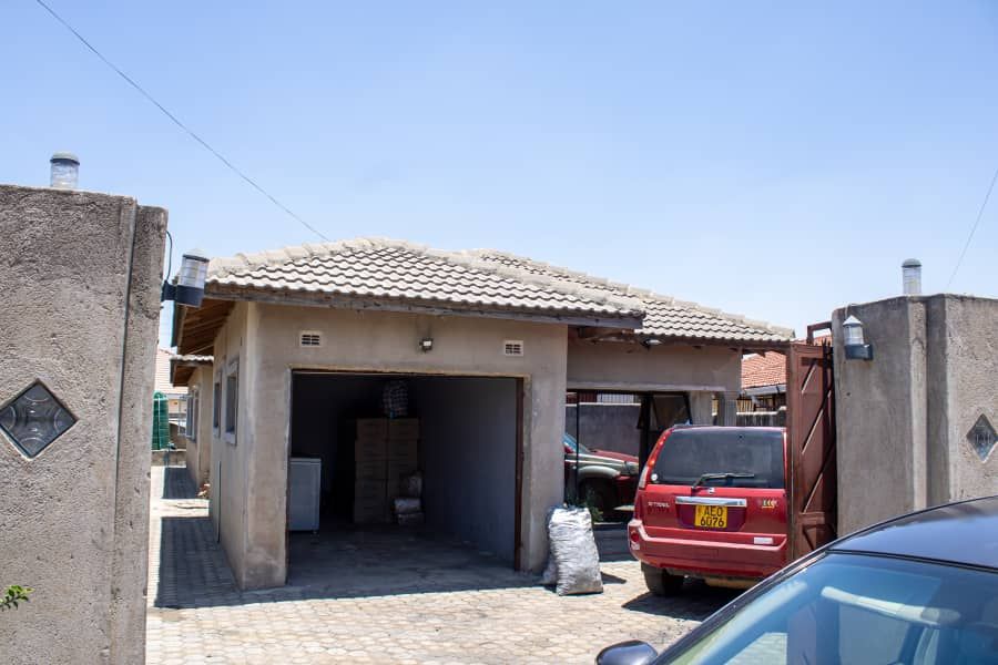 Modern Offering- Neat and Solid Home in Mainway Meadows