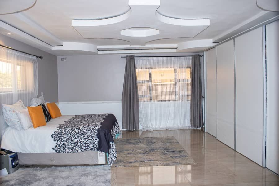 Modern Offering- Neat and Solid Home in Mainway Meadows