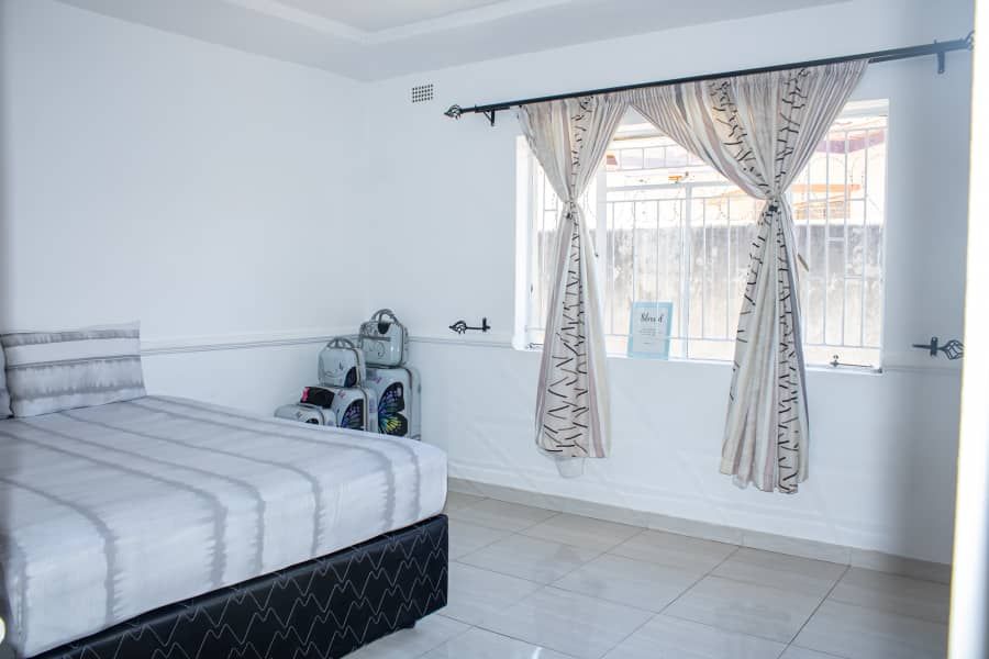 Modern Offering- Neat and Solid Home in Mainway Meadows