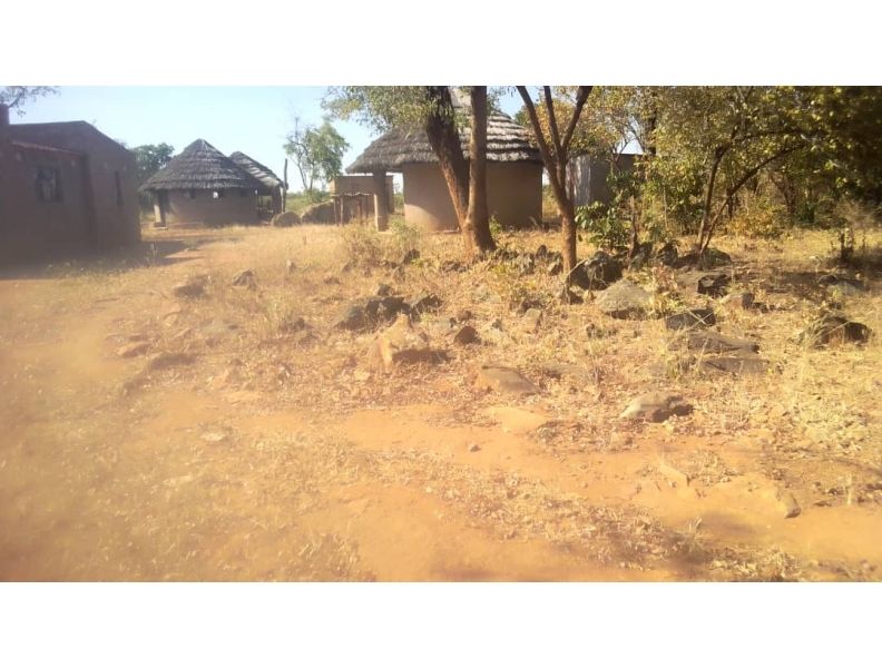Plot for Sale featuring a Farm House, along Sanyati Road