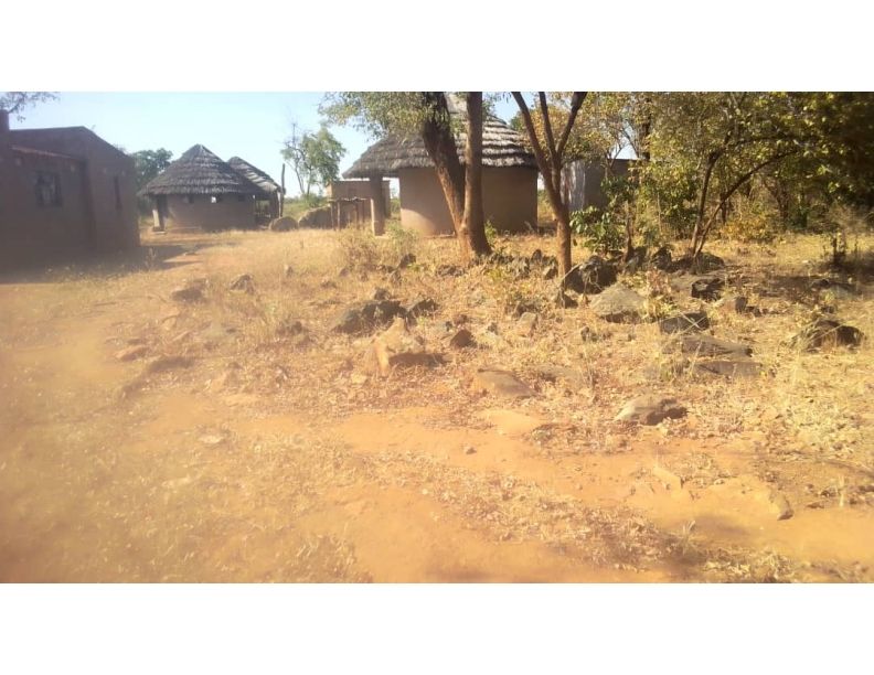 Plot for Sale featuring a Farm House, along Sanyati Road