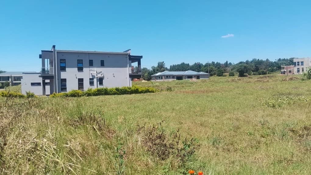Quinnington Gated Community Stands 