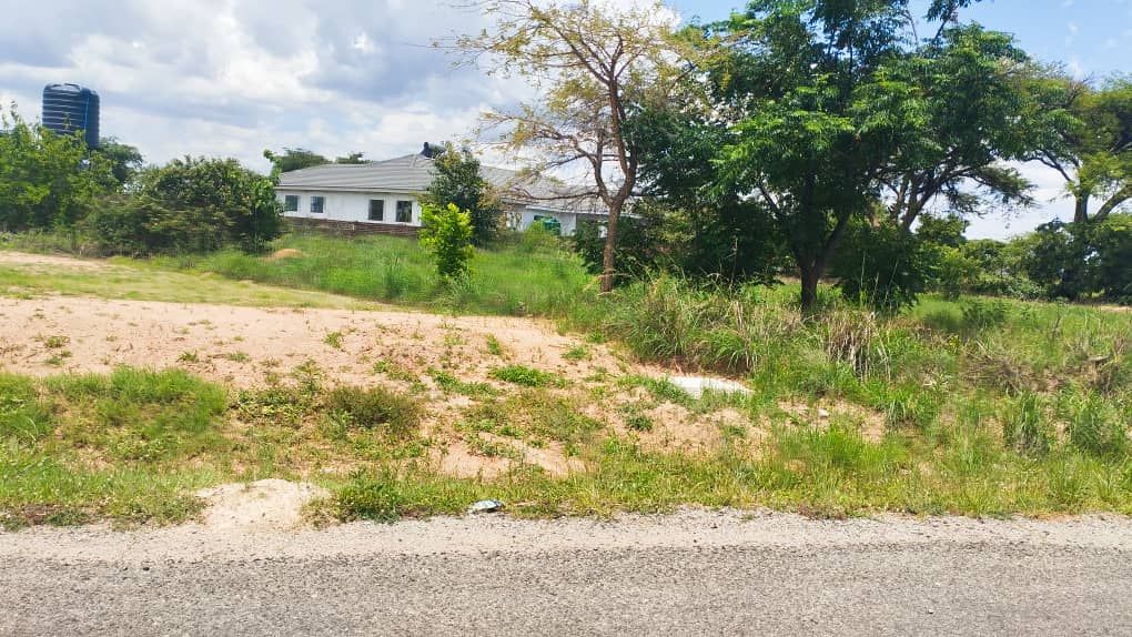 Residential Stand for Sale in Arlington Estate 