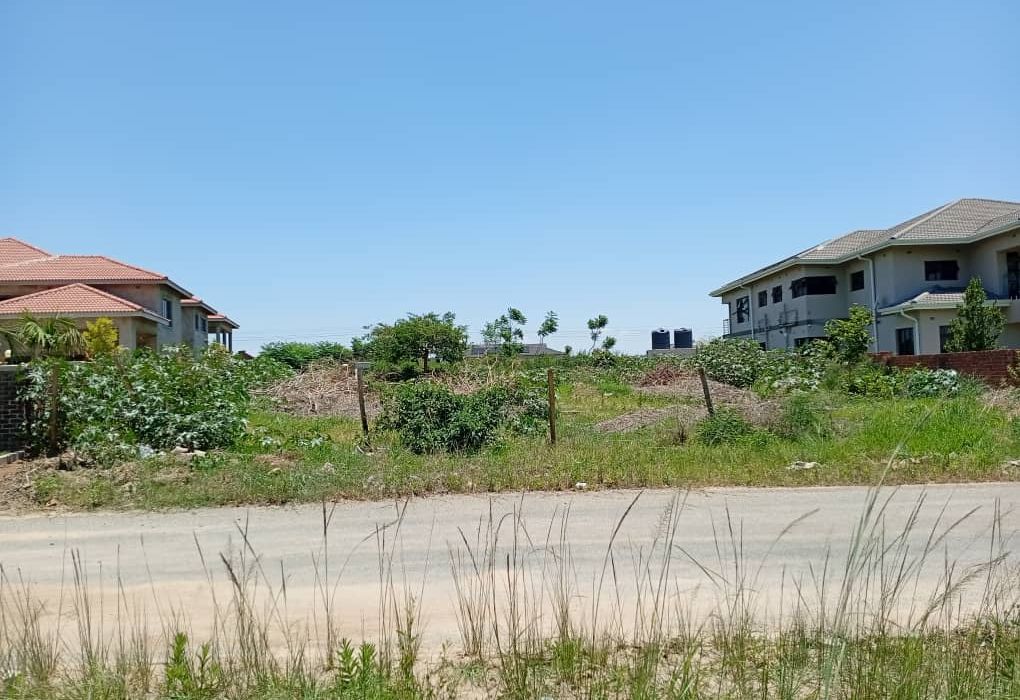 Residential Stand for Sale in Arlington Estate 