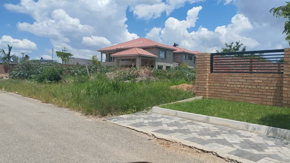 Residential Stand for Sale in Arlington Estate 